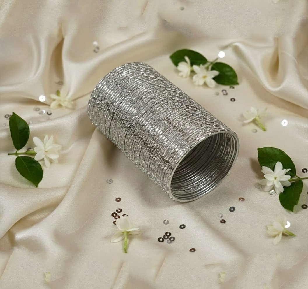 Famous Dye Cut Cut Bangle